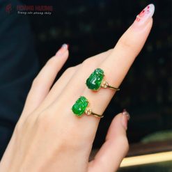 Nhẫn-Tỳ-Hưu-Phỉ-Thuý-Lục-Đế-Vương