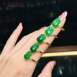 Nhẫn-Tỳ-Hưu-Phỉ-Thuý-Lục-Đế-Vương